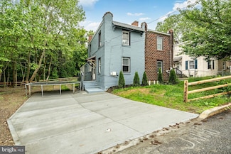 73 Wood St, Coatesville, PA 19320
