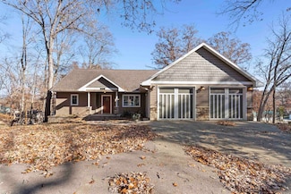 26236 213th Ave, Delhi, IA 52223