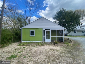 207 Irving Ave N, Colonial Beach, VA 22443