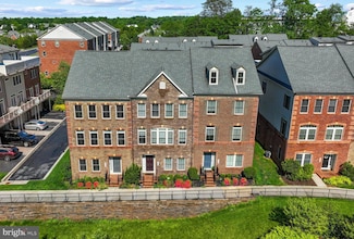 9176 Kenway Ln, Frederick, MD 21704