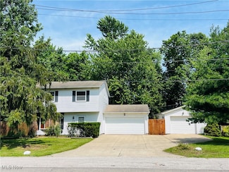 37220 Green Dr, Eastlake, OH 44095