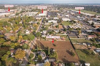 5526 E Inyo St, Fresno, CA 93727