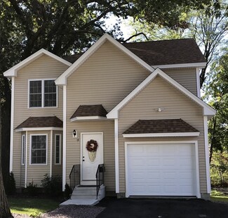 13 Melville St, Worcester, MA 01605