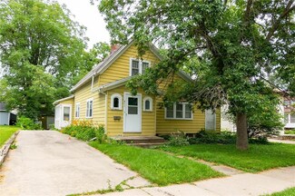 411 E Jefferson St, Winterset, IA 50273