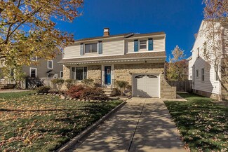 1590 Oakmount Rd, Cleveland, OH 44121