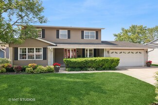 566 Northampton Cir, Elk Grove Village, IL 60007