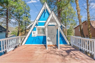 23884 Bowl Rd, Crestline, CA 92325