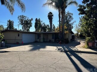 905 Martin Dr, Escondido, CA 92026