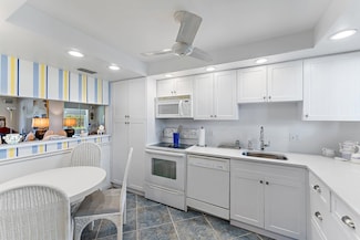 3186 Via Poinciana Unit 111, Lake Worth, FL 33467