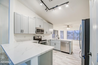 836 N Sinova Ave, Gilbert, AZ 85234