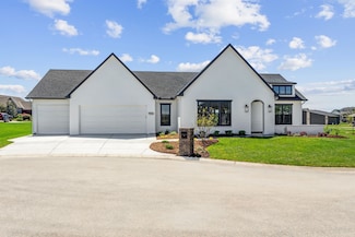 4622 W Emerald Bay Ct, Wichita, KS 67205