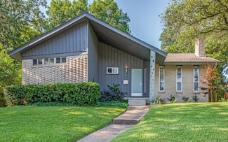 9052 Fringewood Dr, Dallas, TX 75228