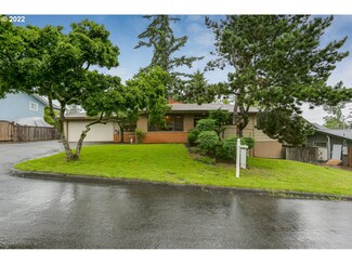 7515 SE Salmon St, Portland, OR 97215