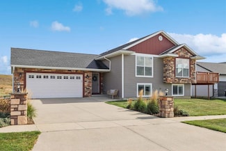 173 Kenton Way, Williamsburg, IA 52361