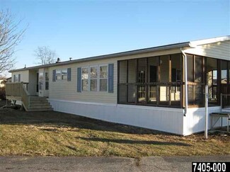 35 Davis Ave, Gettysburg, PA 17325
