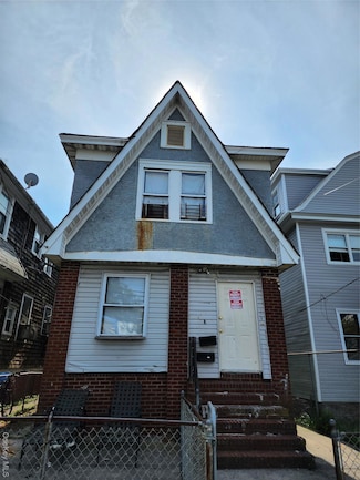 179 Beach 114th St, Rockaway Park, NY 11694