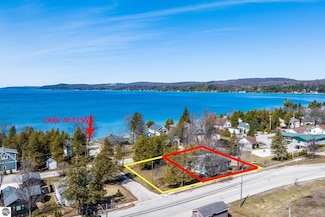 112 N Benzie Blvd, Beulah, MI 49617