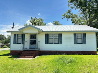 503 Calhoun St, Swainsboro, GA 30401