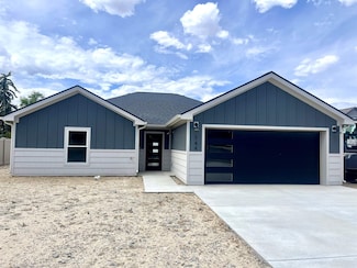 744 N Day St, Powell, WY 82435