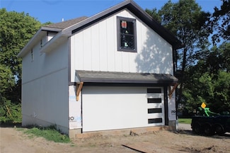 11226 N Oak Trafficway, Kansas City, MO 64155
