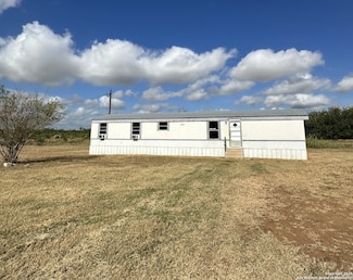 1434 County Road 665, Devine, TX 78016