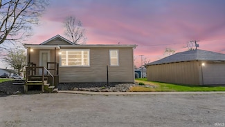 308 E Park Ave, Bourbon, IN 46504