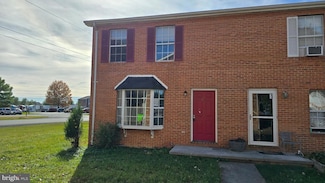214 Nottoway Dr, Stephens City, VA 22655