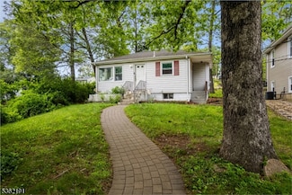 519 Davsel Rd, Landing, NJ 07850