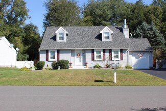 35 Hancock Dr, Glenmont, NY 12077