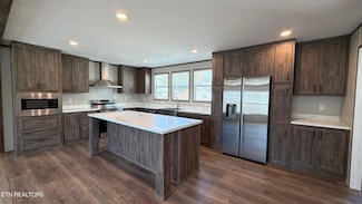 725 Siluria St, Harriman, TN 37748