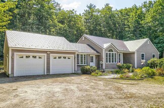 932 River Rd, Weare, NH 03281