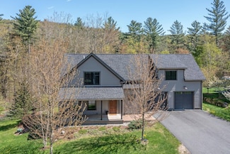 456 Thomas Ln, Stowe, VT 05672