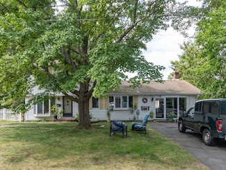 16 Burrill St, Walpole, MA 02081
