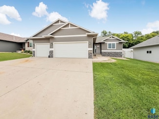 48 N 6th St St, Baltic, SD 57003