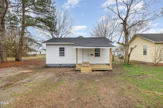 1012 E Harnett St, Dunn, NC 28334
