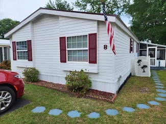 8 Dover St, Murrells Inlet, SC 29576