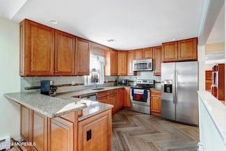 2123 Agincourt Rd, Toms River, NJ 08755