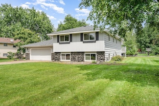 8211 6th St NE, Minneapolis, MN 55432