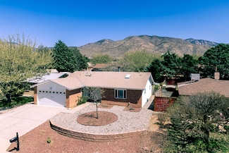 2408 Zena Lona St NE, Albuquerque, NM 87112