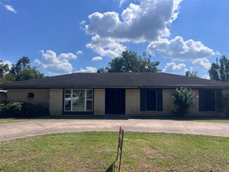201 Mcelroy Ave, Wharton, TX 77488