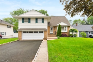 3 Red Maple Ln, Kenilworth, NJ 07033