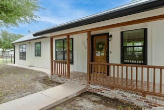 330 County Road 374, Hobson, TX 78117