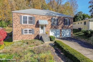 411 Trinity Hills Ln, Louisville, KY 40207