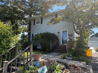 109 Cherry Dr W, Plainview, NY 11803