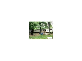 6626 1st Ave, Andover, OH 44003