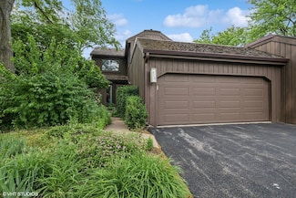 313 Woodview Rd Unit T122, Lake Barrington, IL 60010