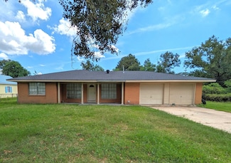 2430 Granger Dr, Bridge City, TX 77611