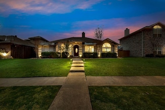 8318 Luna Dr, Rowlett, TX 75088