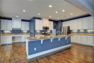 709 Phalarope St, Chesapeake, VA 23323