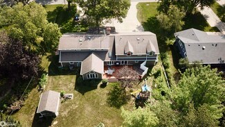 1733 Country Club Dr, Grinnell, IA 50112
